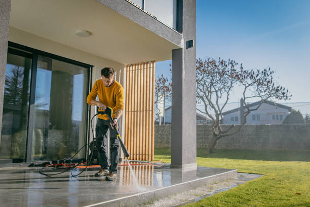 Animal Enclosure Cleaning in Rendon, TX